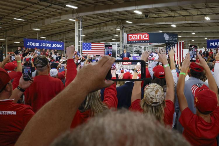 Trump Waunakee rally crowd